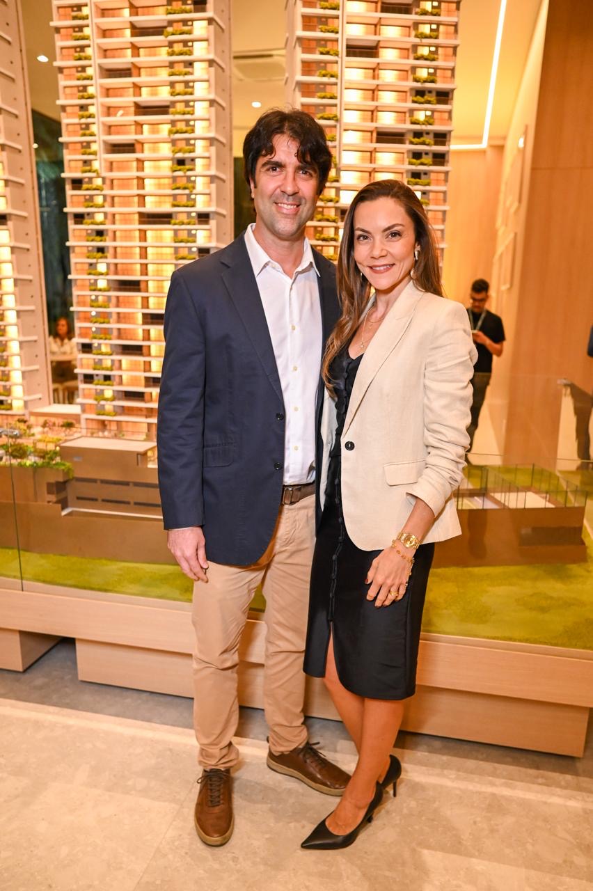 Xande Cunha Guedes e Luana Brito