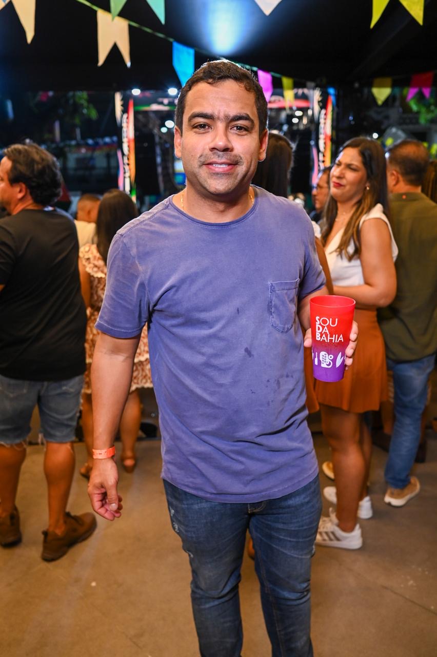 Cleudes Freitas