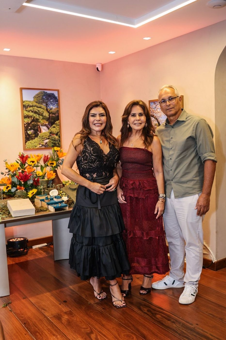 Kelly Svensson, Anna Liborio e Alex Sá Gomes