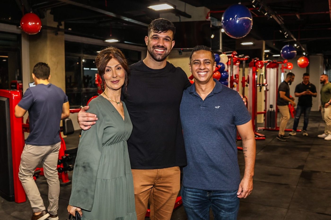 Mari, Pedro Rubini e André Alves