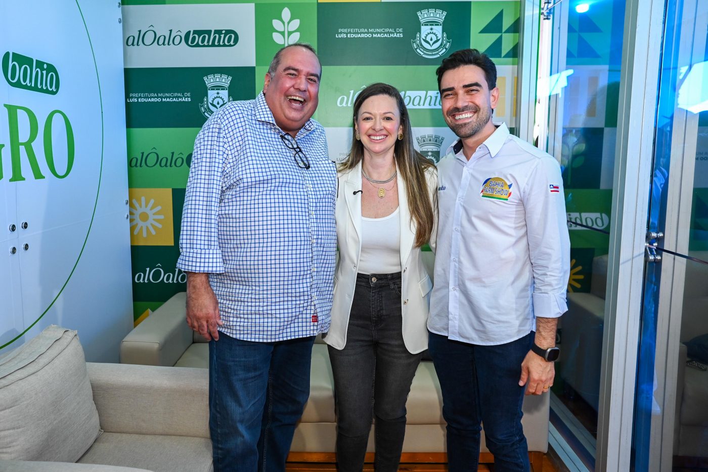 Sandro Regis, Isabela Suarez e Junior Marabá