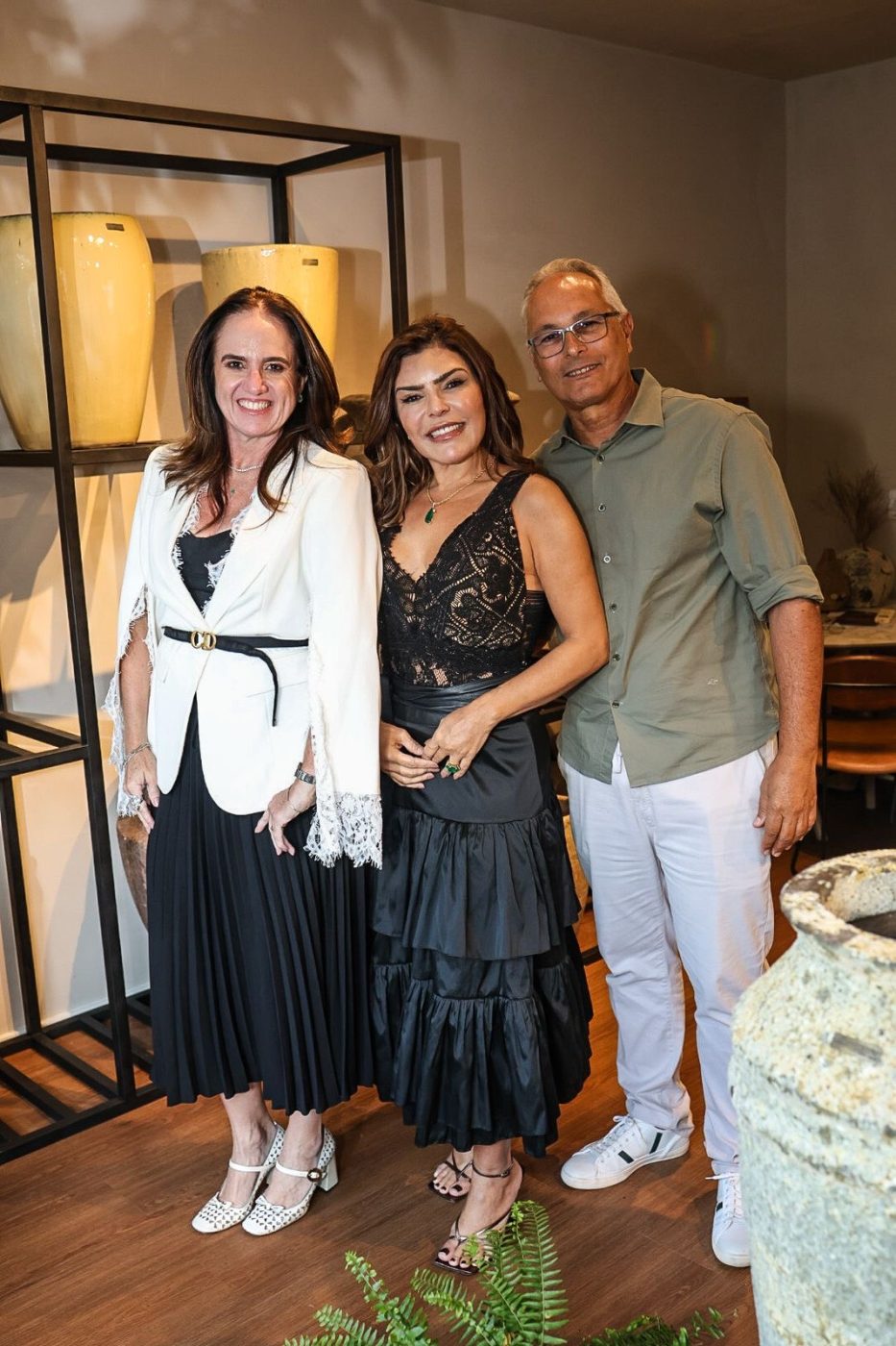 Chris Peleteiro, Kelly Svensson e Alex Sá Gomes