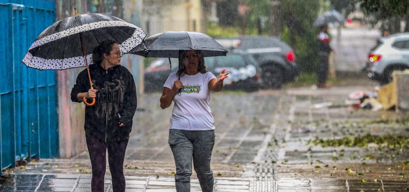 Bairro em Salvador registra mais de 100 mm de chuva em 24h e lidera acumulados na capital