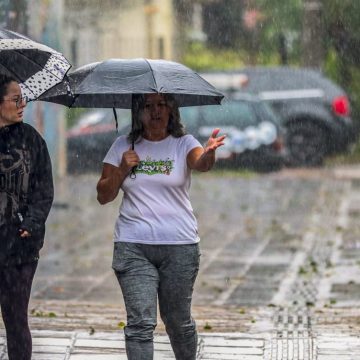 Bairro em Salvador registra mais de 100 mm de chuva em 24h e lidera acumulados na capital