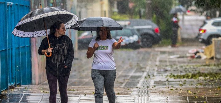 Bairro em Salvador registra mais de 100 mm de chuva em 24h e lidera acumulados na capital