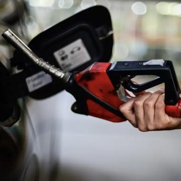 Gasolina tem redução de 2,4% nas distribuidoras da Bahia, anuncia Acelen
