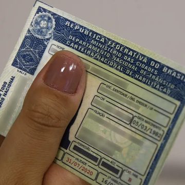 Lula veta exame toxicológico para categorias A e B da CNH em projeto que cria carteira social