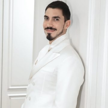 Gabriel David escolhe terno assinado por Herchcovitch para casamento com Giovanna Lancellotti