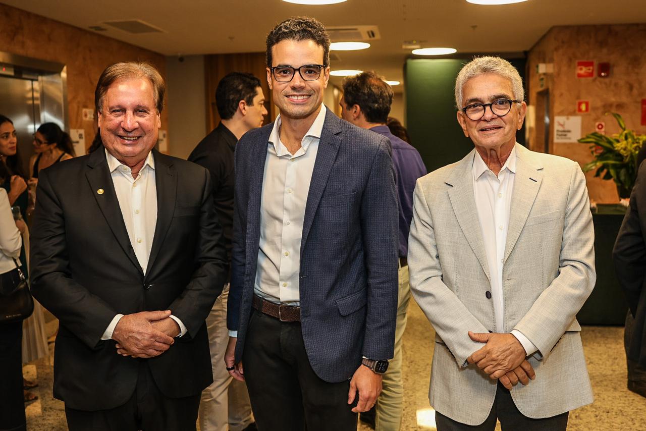 Jadelson Andrade, José Henrique Salvador e César Araújo