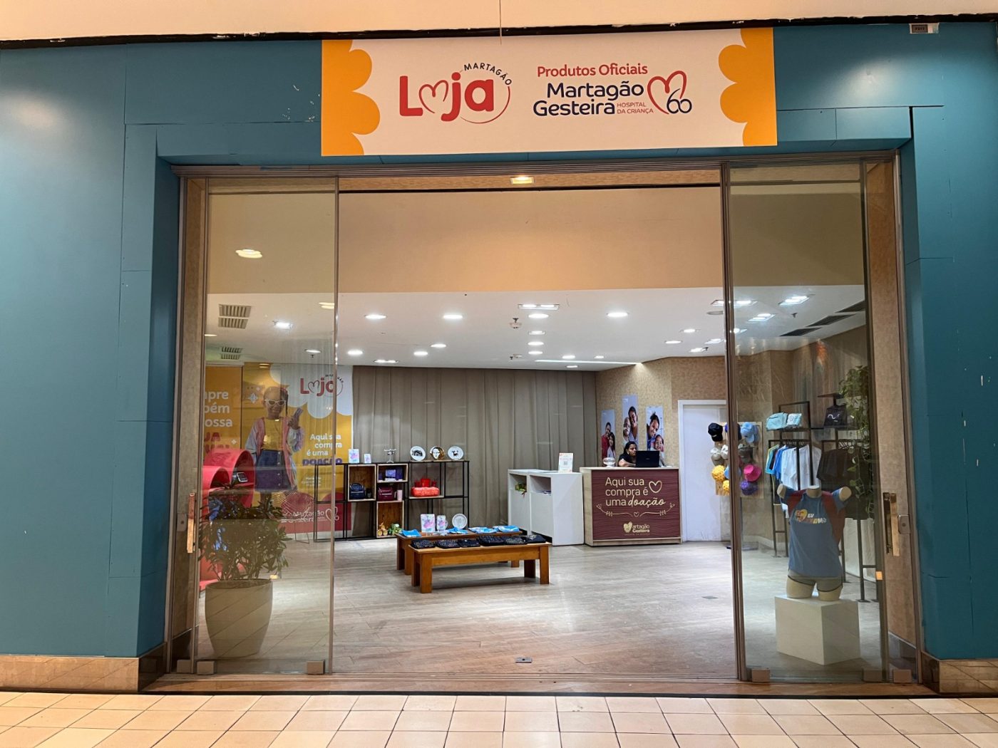Martagão Gesteira reabre Loja Social em shopping de Salvador; renda é revertida para o hospital
