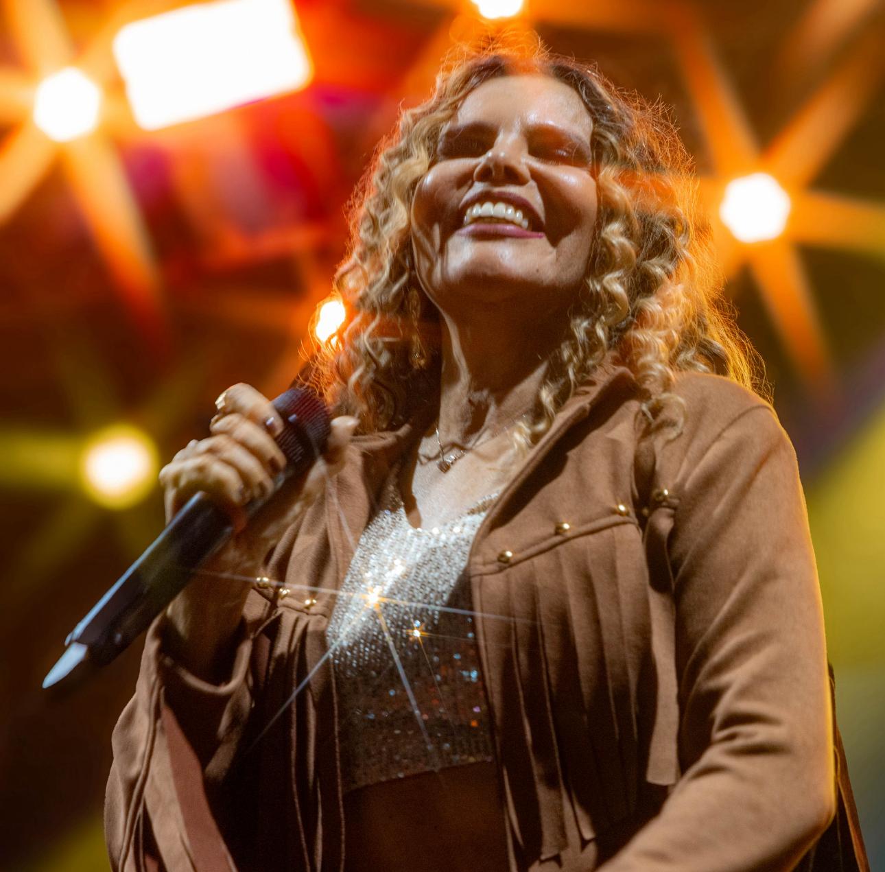 Márcia Freire lança single e leva turnê ‘Maria Bonita’ ao Pelourinho no São João 2025