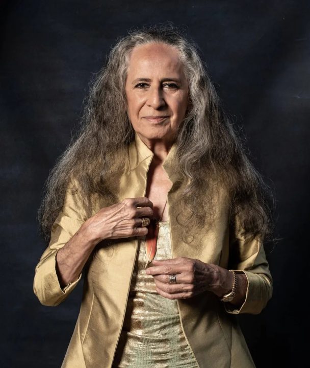‘Prepare-se para o que virá’: Maria Bethânia celebra 79 anos e dá pistas de nova turnê