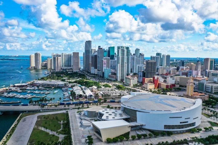 Brasil foi o segundo maior emissor de turistas internacionais a Miami em 2024