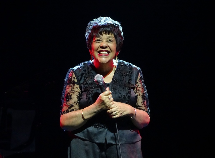 Baiana Rosa Passos celebra a música brasileira com show especial em Salvador