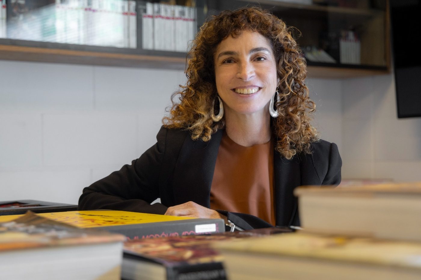 Rosane Svartman, autora de ‘Dona de Mim’, é confirmada na FLIPELÔ 2025