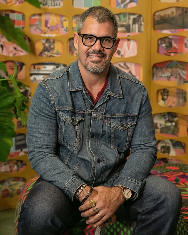 Juliano Cazarré raspa o próprio cabelo e surpreende com novo visual; veja