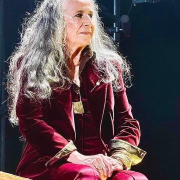 Clássico interpretado por Maria Bethânia vira nome de rua; saiba mais