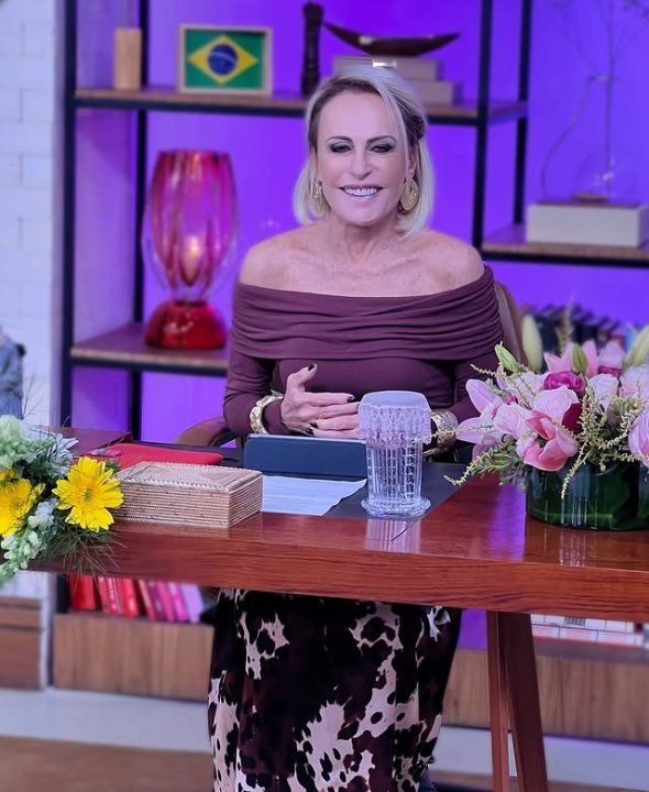 Ana Maria Braga celebra retorno ao comando do ‘Mais Você’: “Frio na barriga”