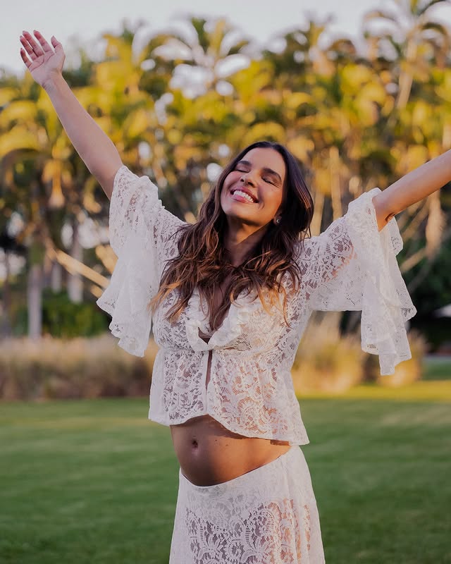 Mariana Rios encanta com registros inéditos da primeira gestação; veja