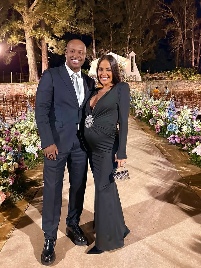 Carol Peixinho e Thiaguinho surgem deslumbrantes em casamento de Giovanna Lancellotti e Gabriel David