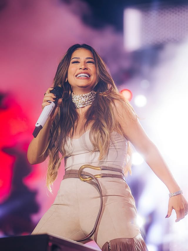 Simone Mendes relembra primeiro cachê como cantora: “Comprei cebola”