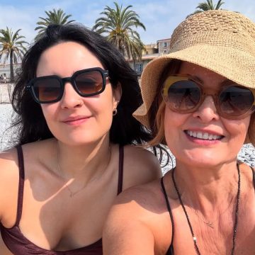 Fátima Bernardes curte dia na praia com a filha: “Parceira linda”