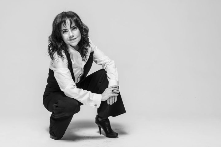 Vânia Abreu retorna aos palcos com show exclusivo no Dia dos Namorados em Salvador