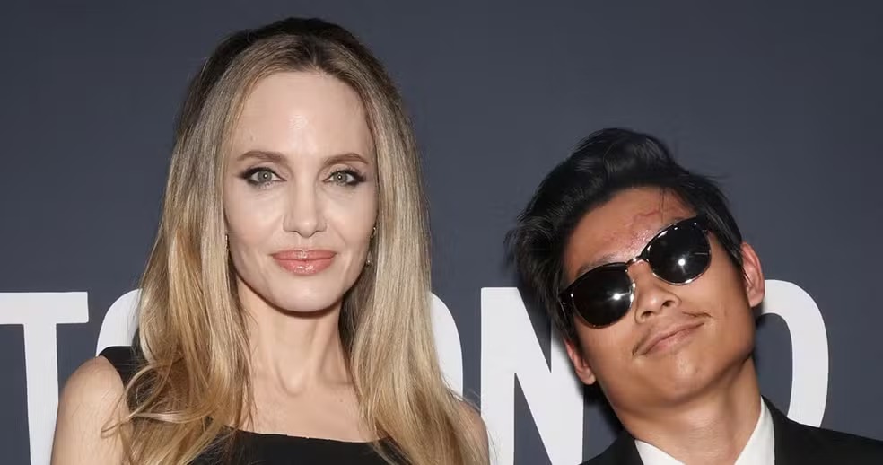 Filho de Angelina Jolie e Brad Pitt é flagrado em Los Angeles e detalhe chama atenção