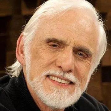 Afastado das novelas, Francisco Cuoco faz aparição rara em homenagem da Globo