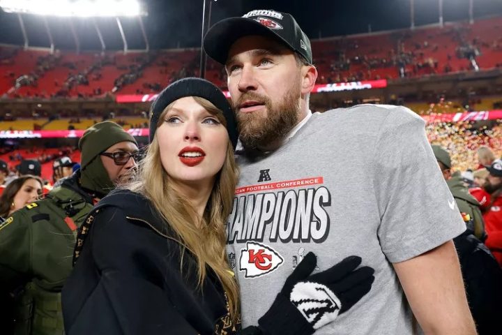 Travis Kelce se declara a Taylor Swift após cantora recomprar direitos das músicas: ‘Respeito muito’
