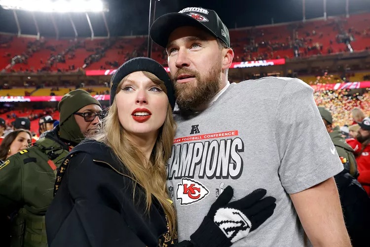 Travis Kelce se declara a Taylor Swift após cantora recomprar direitos das músicas: ‘Respeito muito’