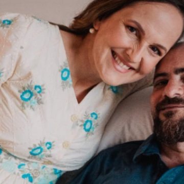 Esposa de influenciador paraplégico da à luz ao sexto filho do casal: ‘Batalha’