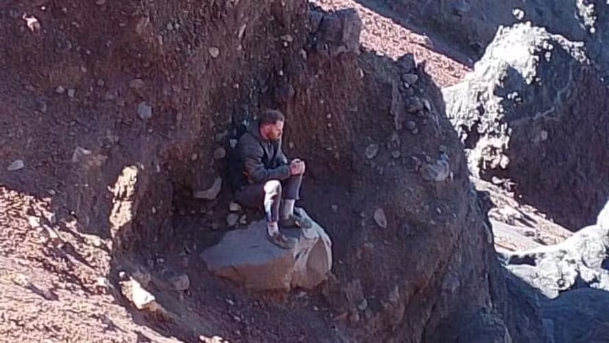 Irlandês foi resgatado ano passado no Monte Rinjani, onde Juliana Martins foi encontrada morta