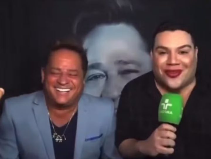 Leonardo tem crise de riso após ver boca de repórter em entrevista