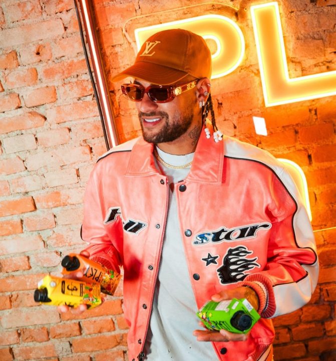 Neymar estrela lançamento da própria linha de bebidas: “Pley by Ney”
