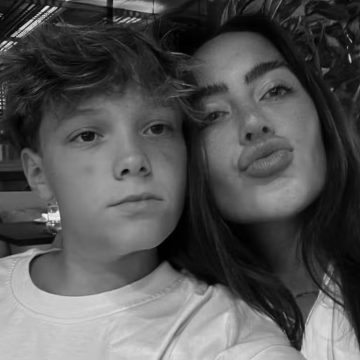 Rafaella curte férias na Espanha com o filho de Neymar e Carol Dantas