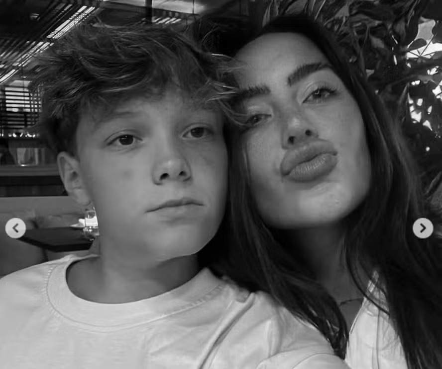 Rafaella curte férias na Espanha com o filho de Neymar e Carol Dantas