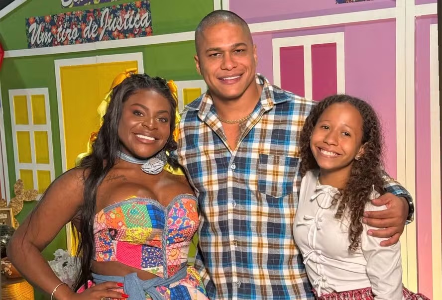 Jojo Todynho ‘se casa’ com namorado em festa junina; veja detalhes