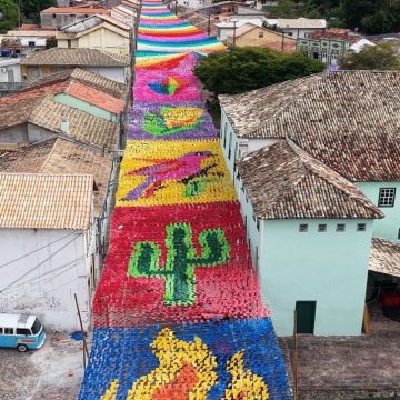 Cidade da Chapada Diamantina chama atenção por decoração junina com quase 20 mil m²