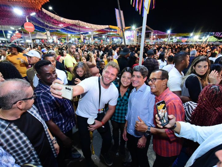 ACM Neto percorre cidades da Bahia no São João e exalta festas promovidas por prefeitos