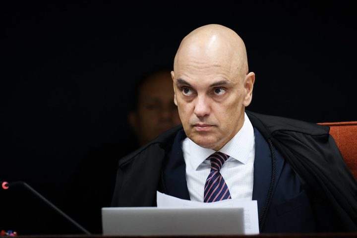STF deve expedir ordem de prisão definitiva de Carla Zambelli na segunda-feira