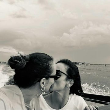 Alice Braga e Renata Brandão trocam homenagens no Dia dos Namorados: ‘Tanto amor’