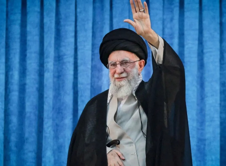 Khamenei alerta os EUA: ‘Nova agressão contra o Irã terá um alto custo’