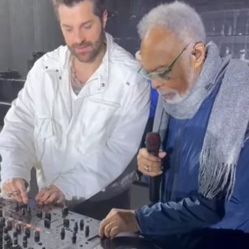Gilberto Gil DJ? Cantor aprende a usar mesa de som com Alok