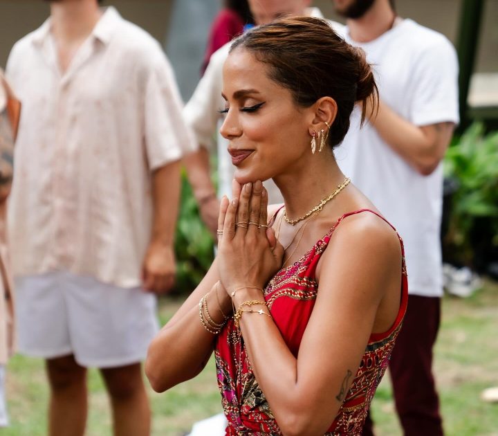 Após sumiço, Anitta reaparece e manda recado espiritualizado para os fãs