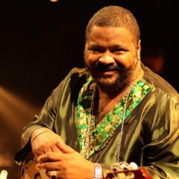 Arlindo Cruz recebe alta após 50 dias de internação