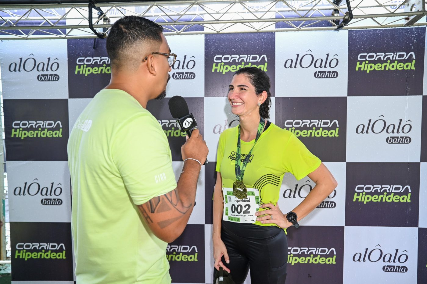 Amanda Vasconcelos em entrevista ao Alô Alô Bahia