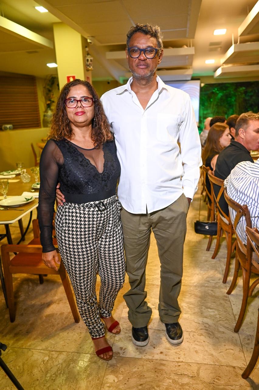 Gilson Souza e Grécia Silva