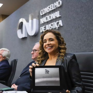 Daniela Mercury é homenageada pelo CNJ por atuação em defesa da comunidade LGBTQIA+