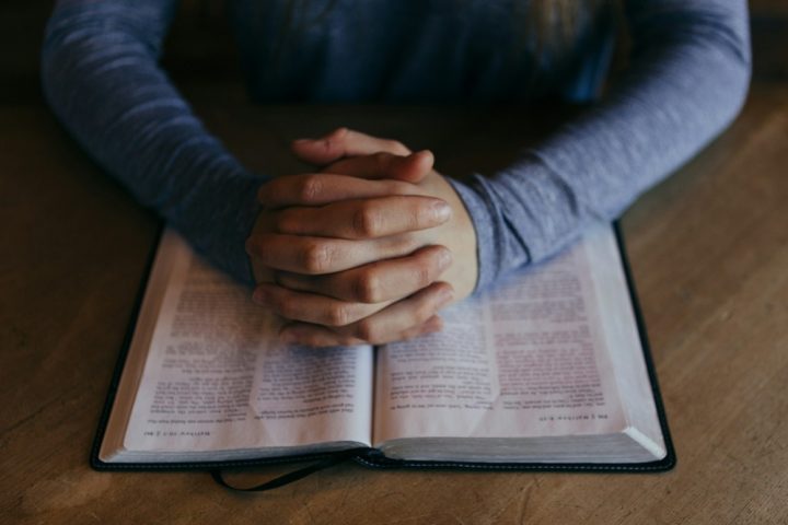 Número de católicos cai e de evangélicos cresce na Bahia